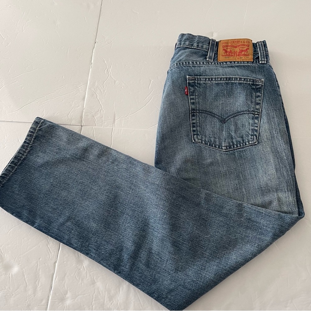 Men’s Levi’s 514 Relaxed Light Distressed Jeans - W38 x L32